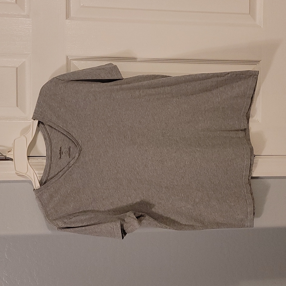 V neck tee